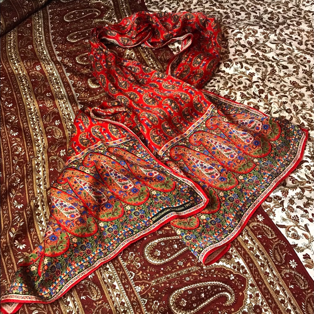 VTG 90s Silk Smithsonian Scarf